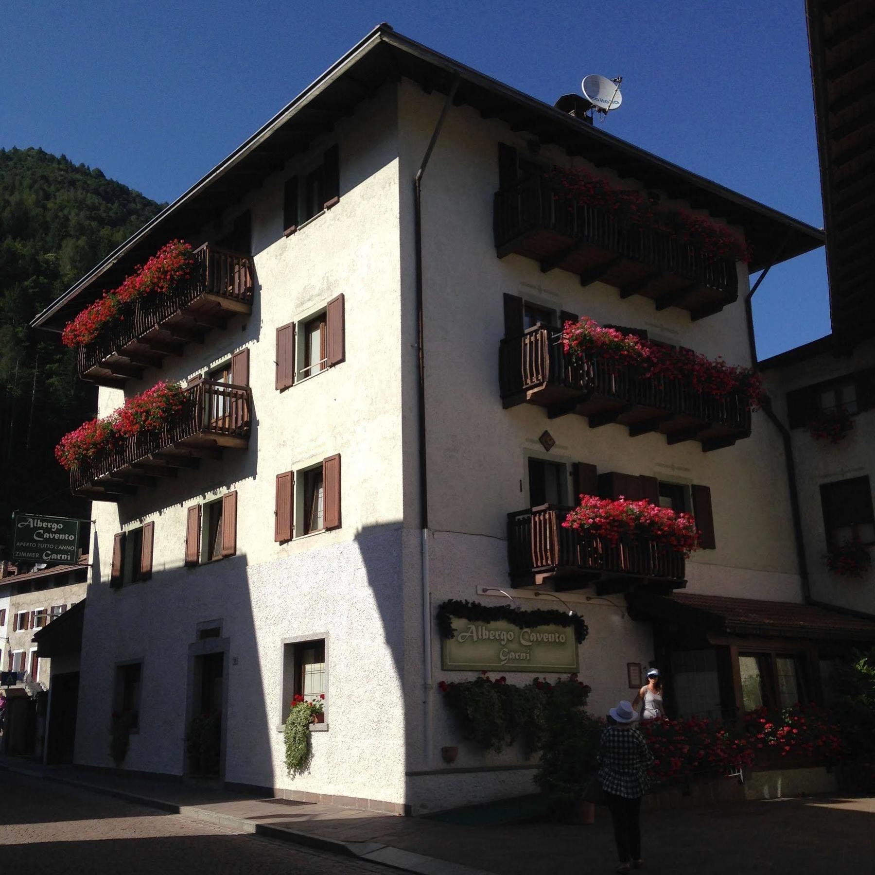 Albergo Garn\u00EC Cavento Pinzolo Exterior foto